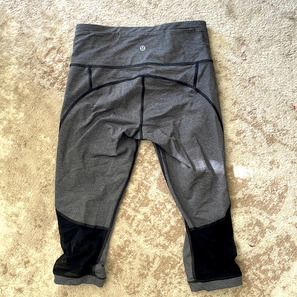Size 6 Lululemon Capri Leggings